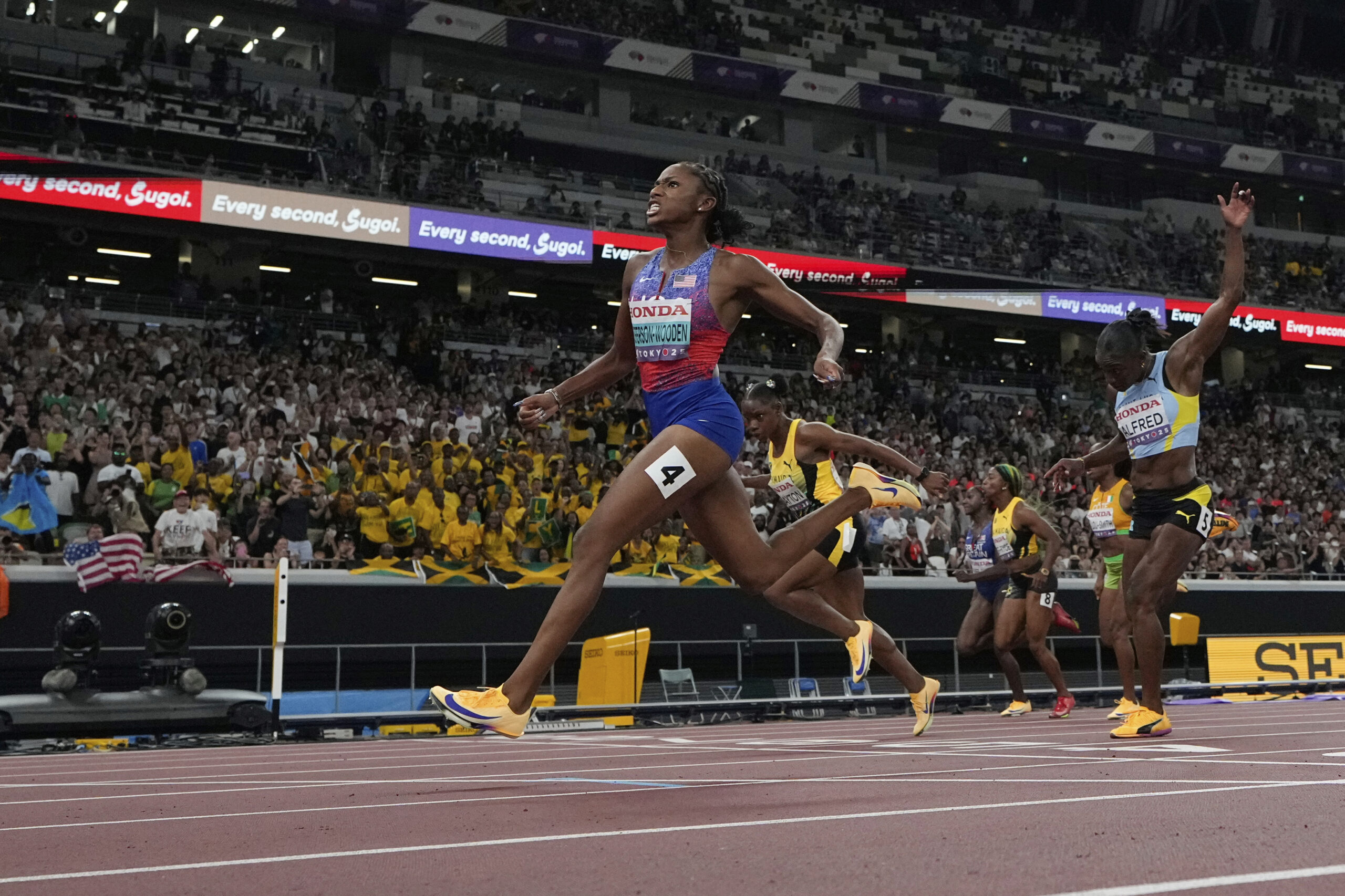 ディヴァインクロスSECアンジェラとサティとティリカとエリザベスCHAMPION American Jefferson-Wooden and Jamaica's Seville win 100s at worlds